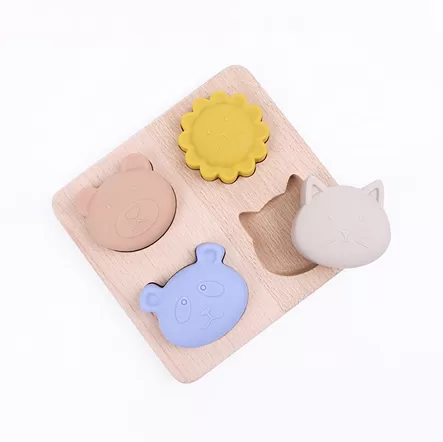 BX0117 Silicone Animal Fitting Toy With Wooden Plate