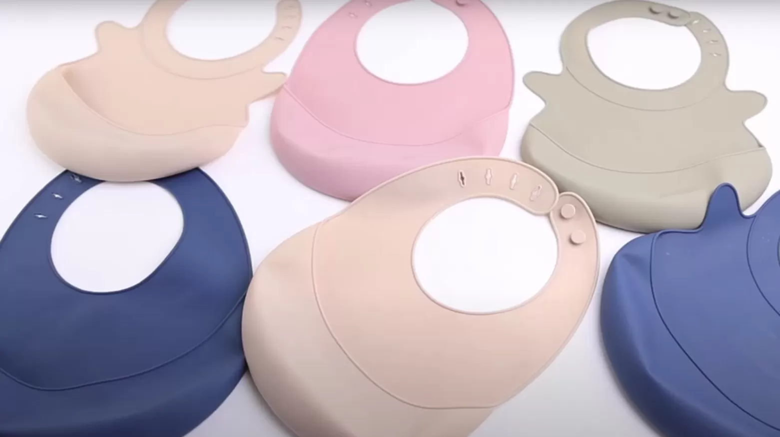 Video of ﻿﻿BX0122 Silicone Baby Bibs